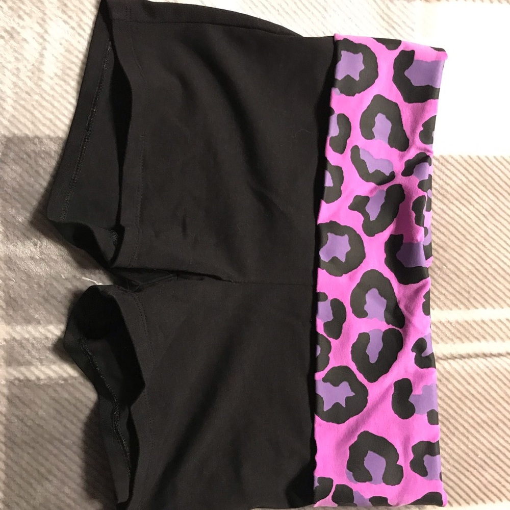 Victoria’s Secret pink shorts small